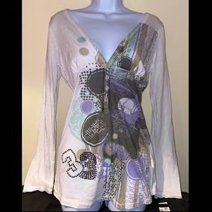 AnM abstract graphic tee top long sleeve top bling white top white tee soft tee